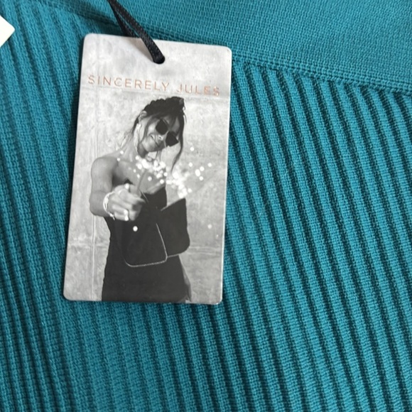 Sincerely Jules teal ribbed stretch cross strap cropped halter top. NWT. Large. - Picture 4 of 4